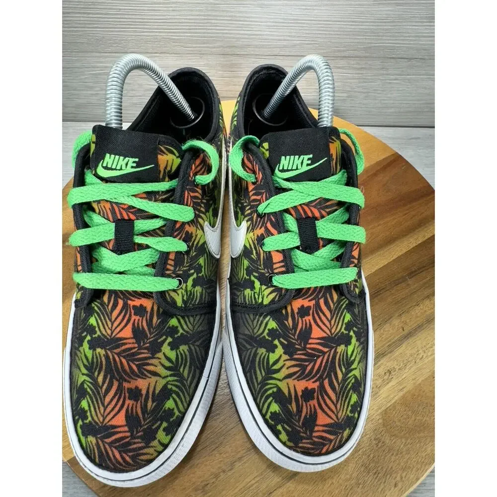 NIKE Kids Toki Low Canvas - size 6.5 Youth 631558 009 Jungle Safari